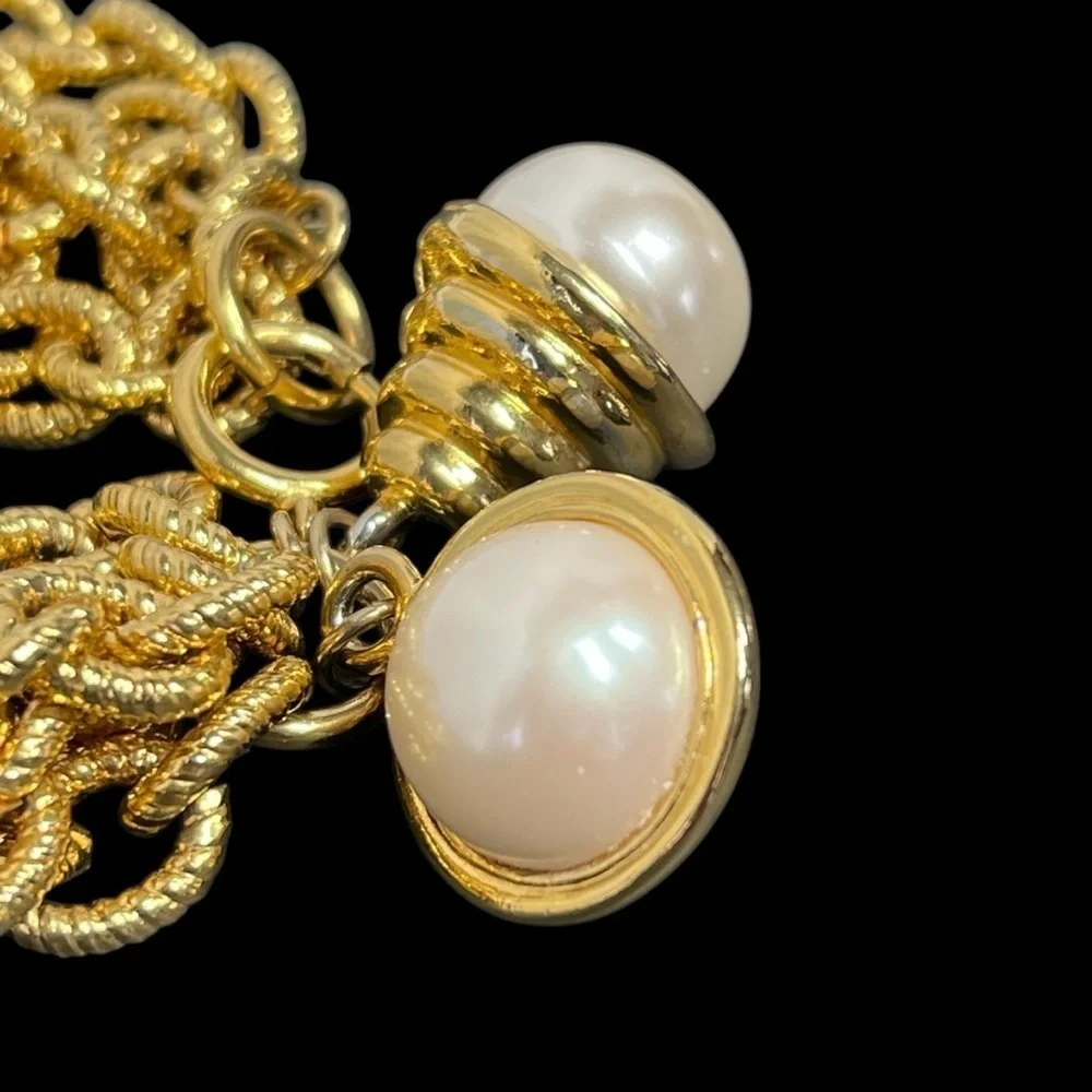 VINTAGE Gold-tone Chunky Chains Faux Pearls Elegant Dangle Bracelet